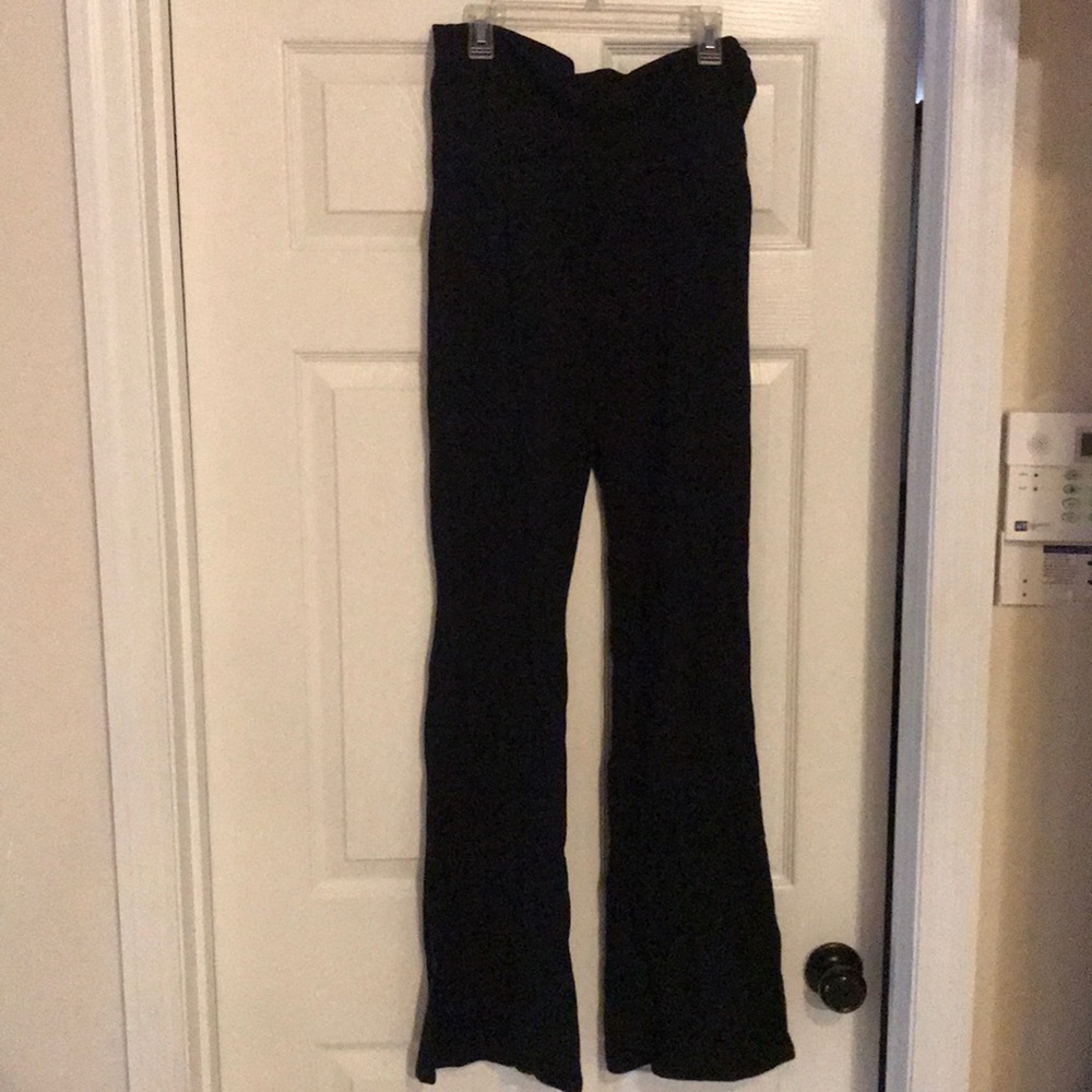 Black yoga pants